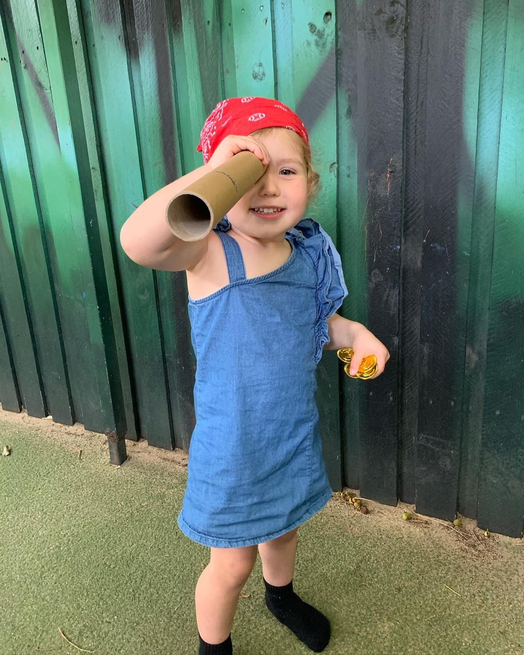 Aaarrrgghh me hearty 🏴‍☠️ 
Today was ‘Talk like a Pirate Day’ and the whole centre celebrated by dressing up and participating in pirate themed activities!
We started the day by walking the ‘plank’ through the sinking sand 🏝 
to find the buried treasure 👑 
.
We also made treasure maps, eye patches, pirate hats and pirate paintings 🏴‍☠️ 
.
‘Aye Aye Captain’ 🏴‍☠️🚢 
.

#pirate #talklikeapirateday #aarrgghmeheart #walktheplank #treasuremaps #childcare #earlylearning #goldcoastchildcare #community #nationalqualitystandards #nationalqualityframework #aheadstartcentres
