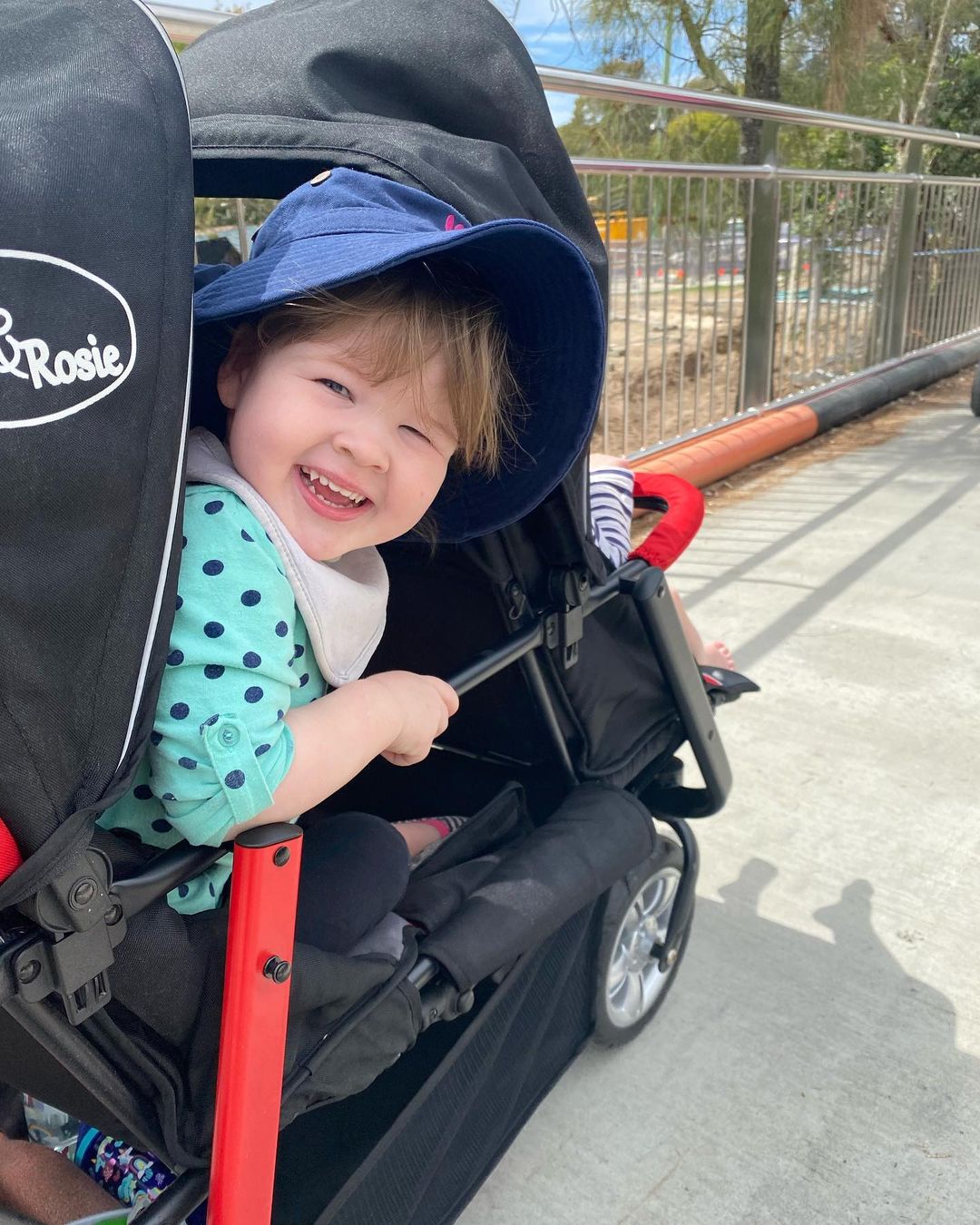 After yesterday’s fun adventure to the creek the children were continuing to talk about all the things they had seen, prompting for another walk today with a different group of children 

🚜👷🚧☀️🌈🌿🐟🐠🦋🦆🐶
.
#childcare #4seaterpram #babies #walking #excerise #currumbin #movement #outdoors #currumbinwaters #pram #earlylearning #nationalqualitystandards #nationalqualityframework #aheadstartcentres
